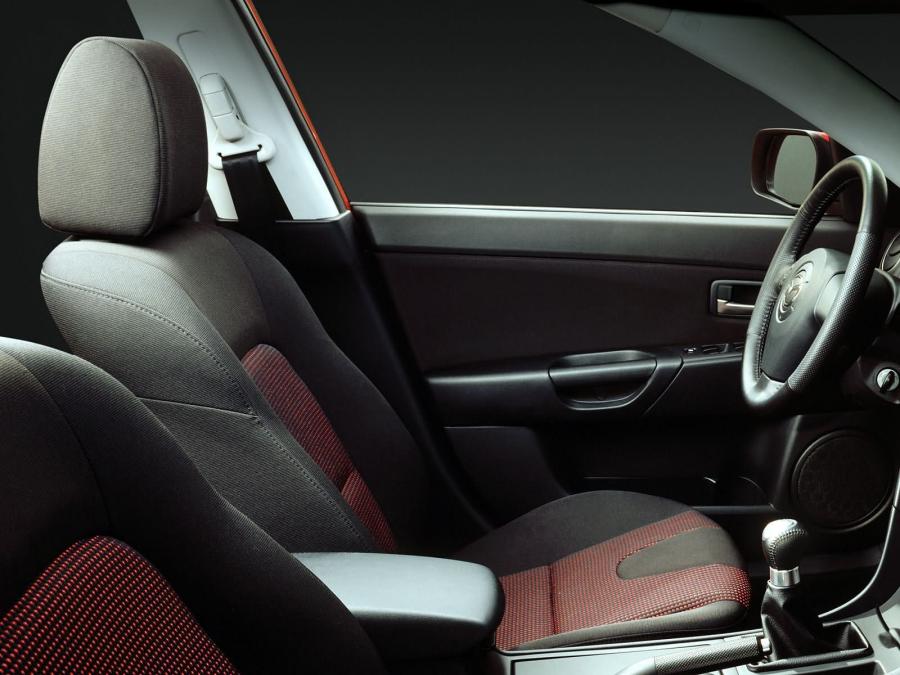  Mazda3 5-Door 2004 года  (фото 25 из 78)